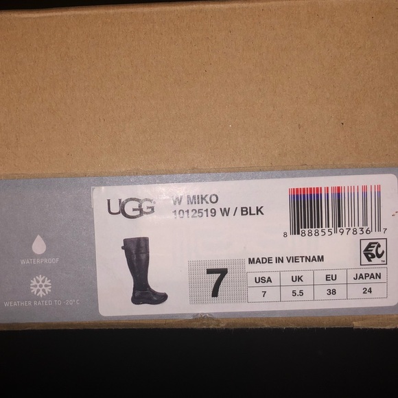 -SOLD- Brand NEW never worn Ugg Miko boots - Picture 8 of 8